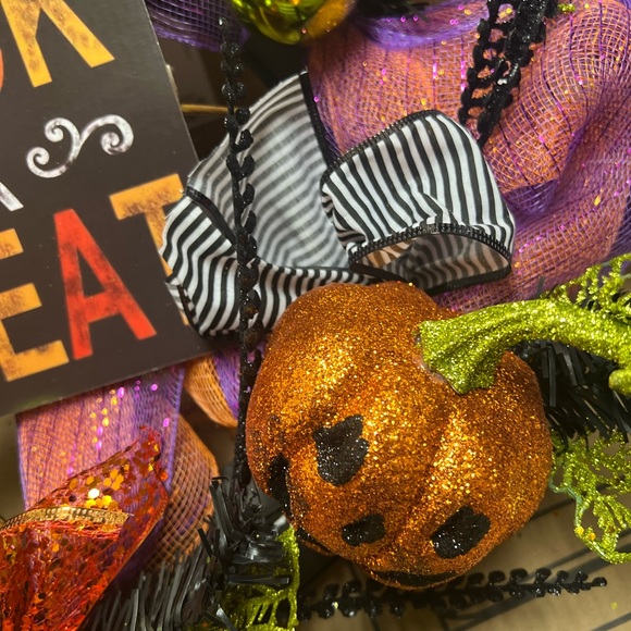 New super cute Halloween wreath!! - Picture 3 of 3